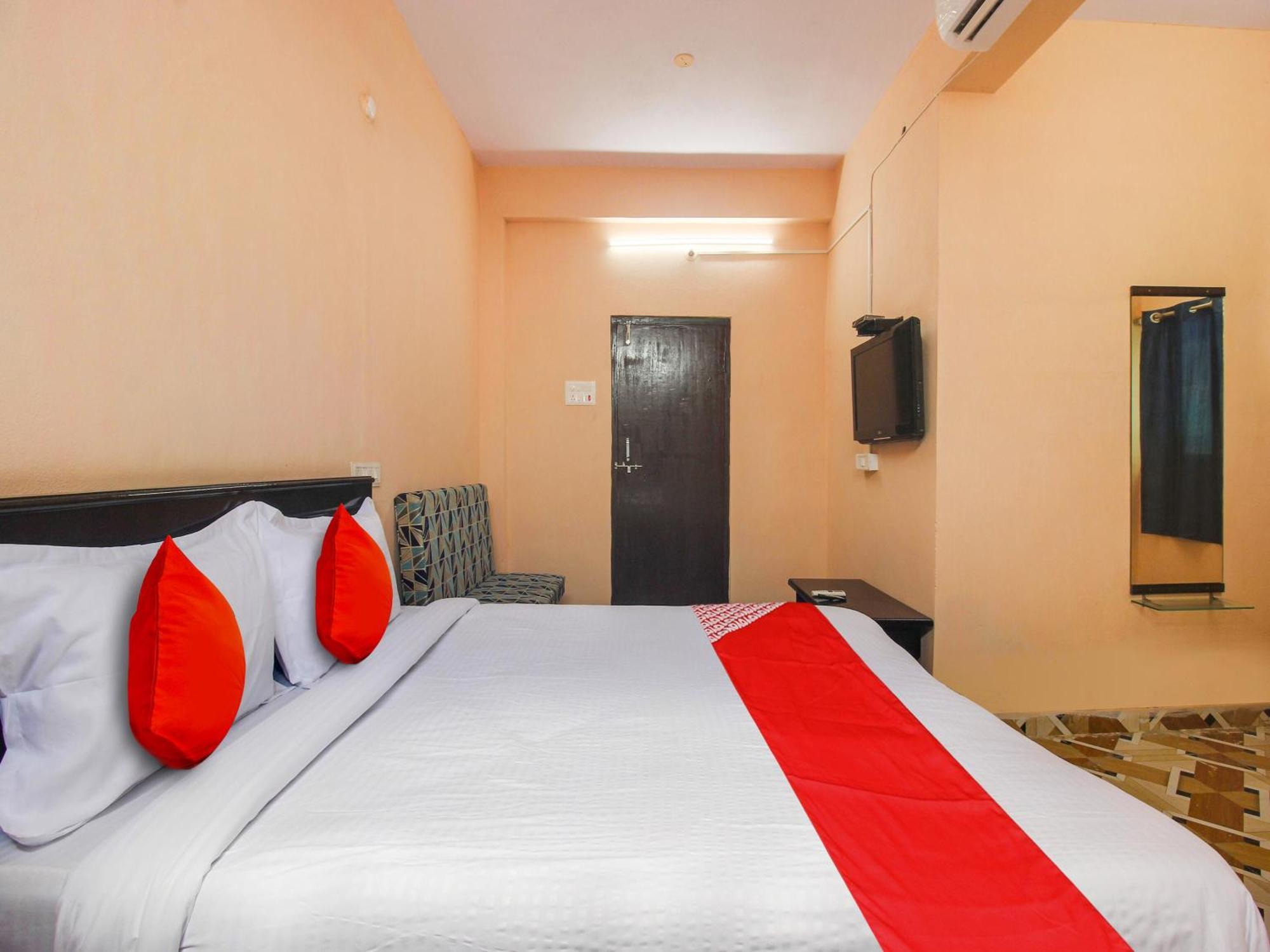 Hotel O R.J.International Pedda Ambarpet Extérieur photo