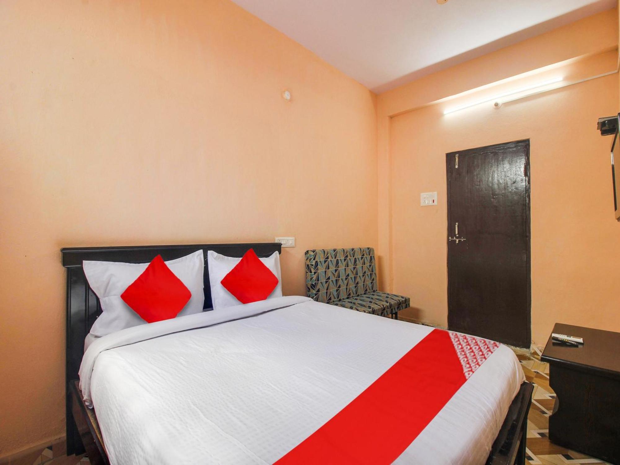 Hotel O R.J.International Pedda Ambarpet Extérieur photo