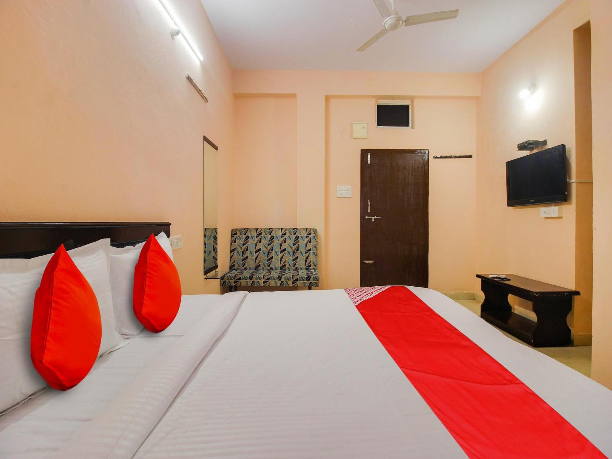 Hotel O R.J.International Pedda Ambarpet Extérieur photo