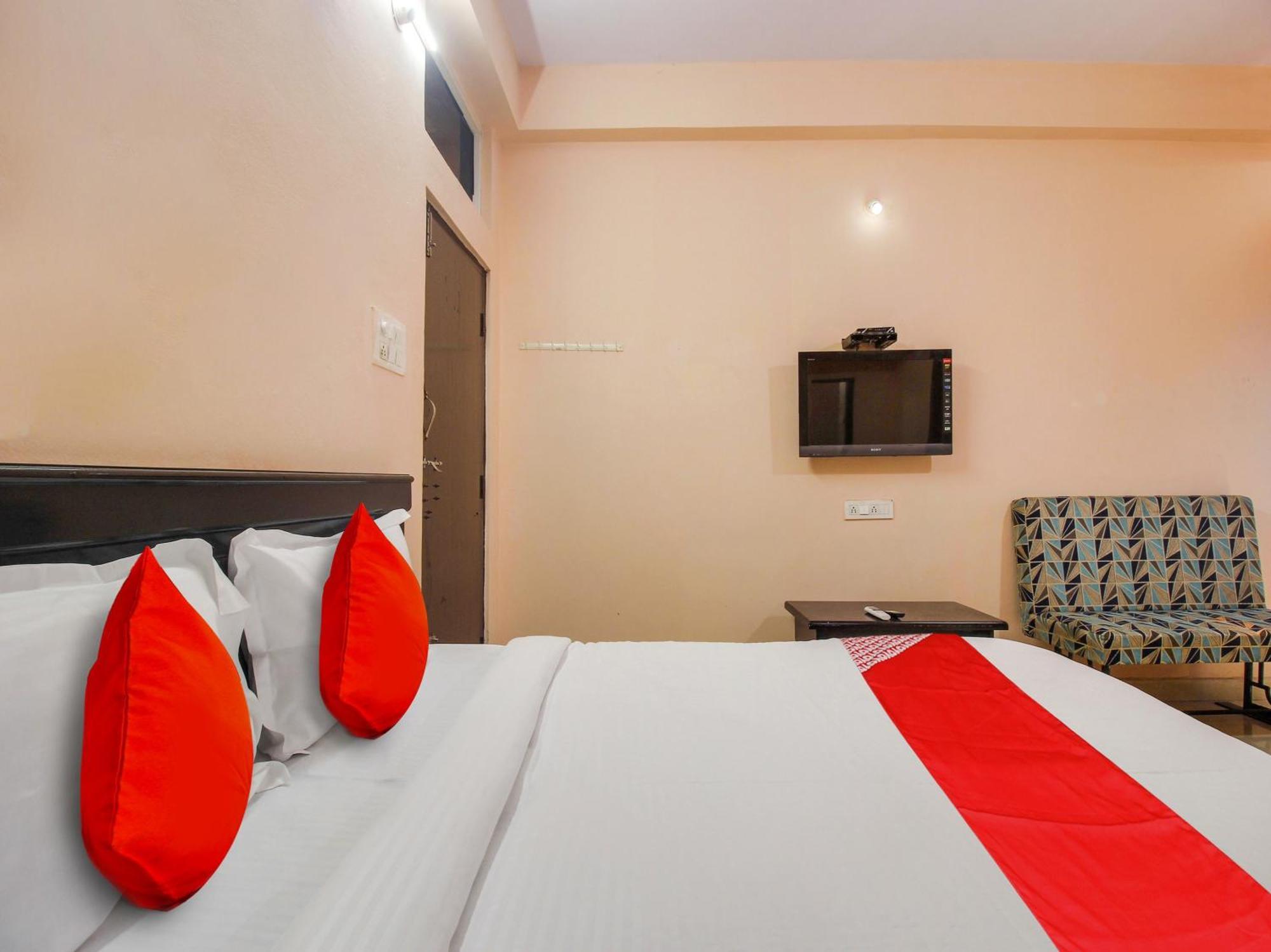 Hotel O R.J.International Pedda Ambarpet Extérieur photo